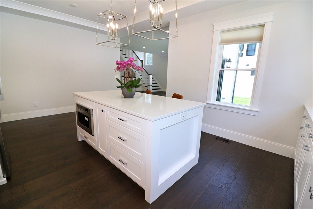 4 bed, 3 bath apartment for rent at 8 Malden Unit 8, Natick — photo 9 of 38
