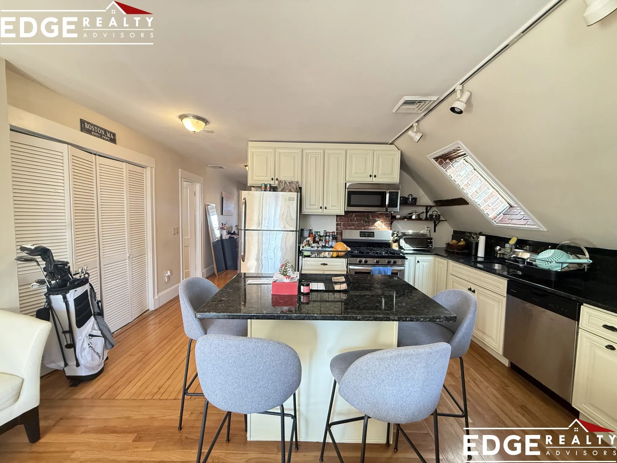 2 bed, 1 bath apartment for rent at 8 Mapleton St Unit 3, Brighton
