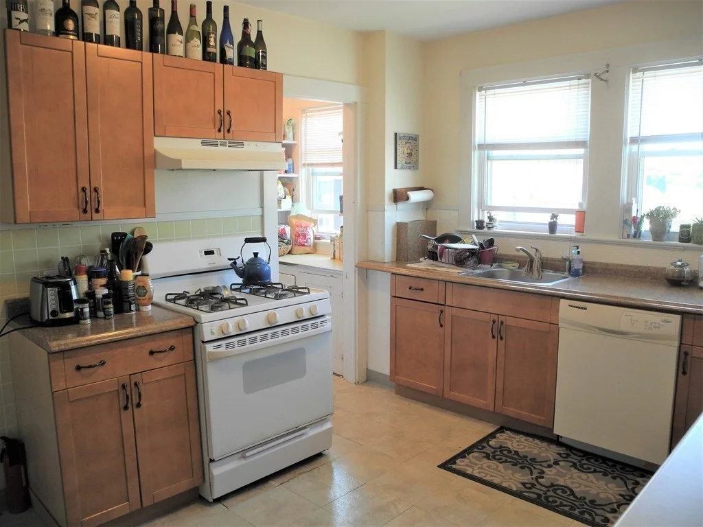 3 bed, 1 bath apartment for rent at 8 Mapleton St Unit 8, Brighton — photo 6 of 17