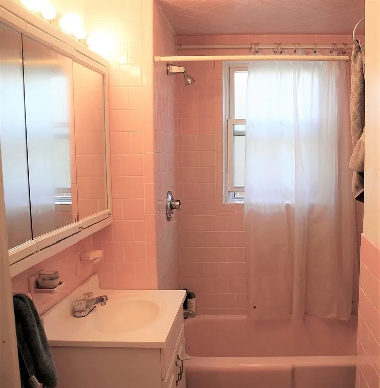 3 bed, 1 bath apartment for rent at 8 Mapleton St Unit 8, Brighton — photo 8 of 17
