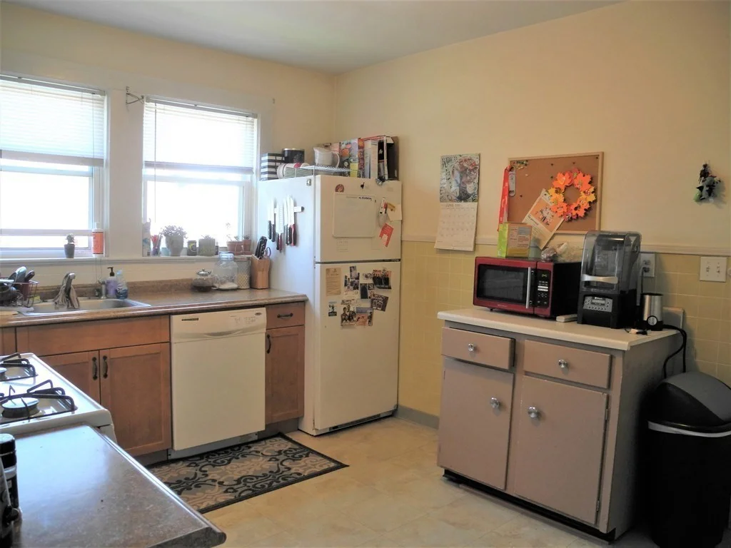 3 bed, 1 bath apartment for rent at 8 Mapleton St Unit 8, Brighton — photo 7 of 17