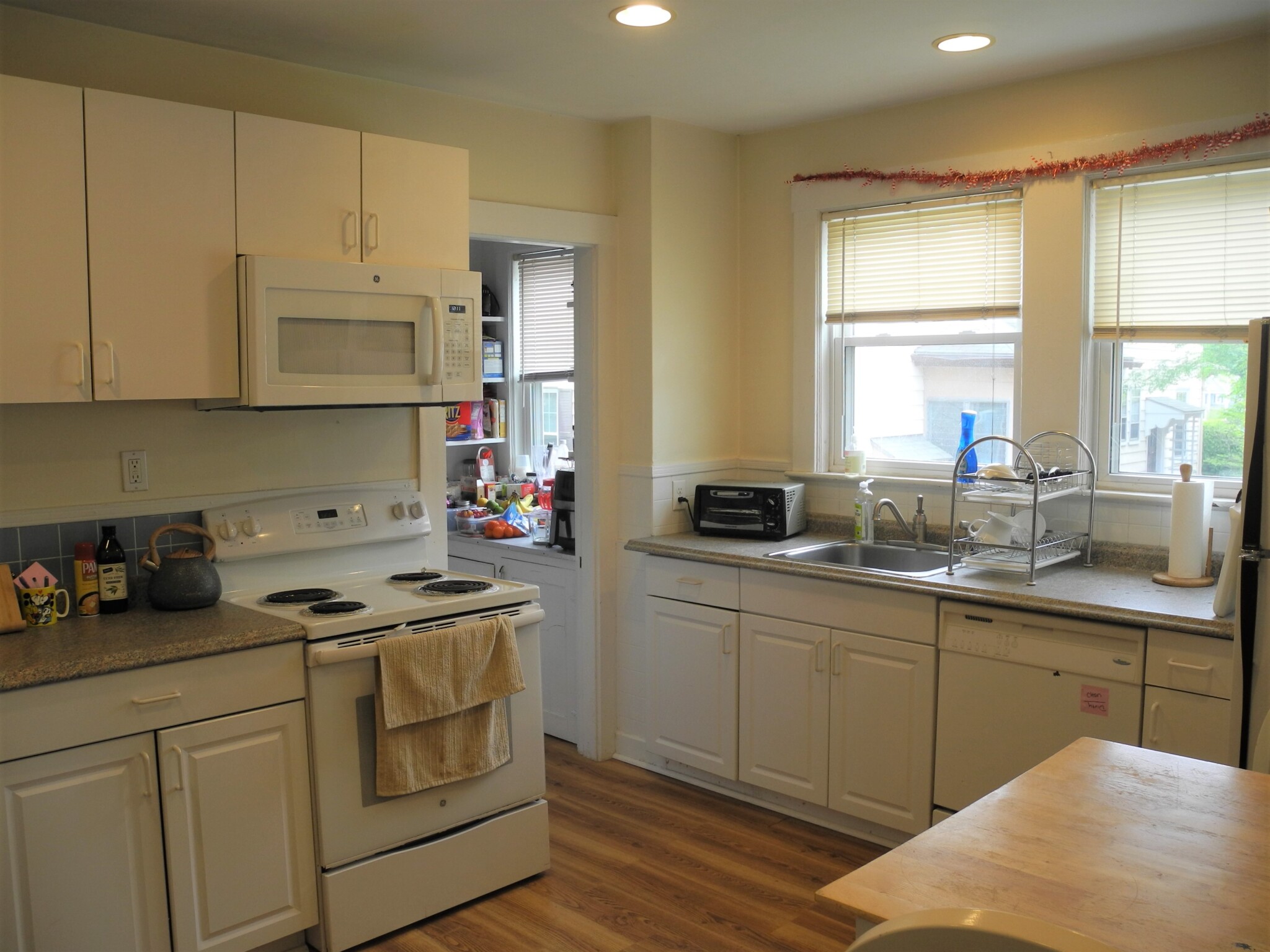 3 bed, 1 bath apartment for rent at 8 Mapleton Unit 2, Brighton — photo 5 of 22