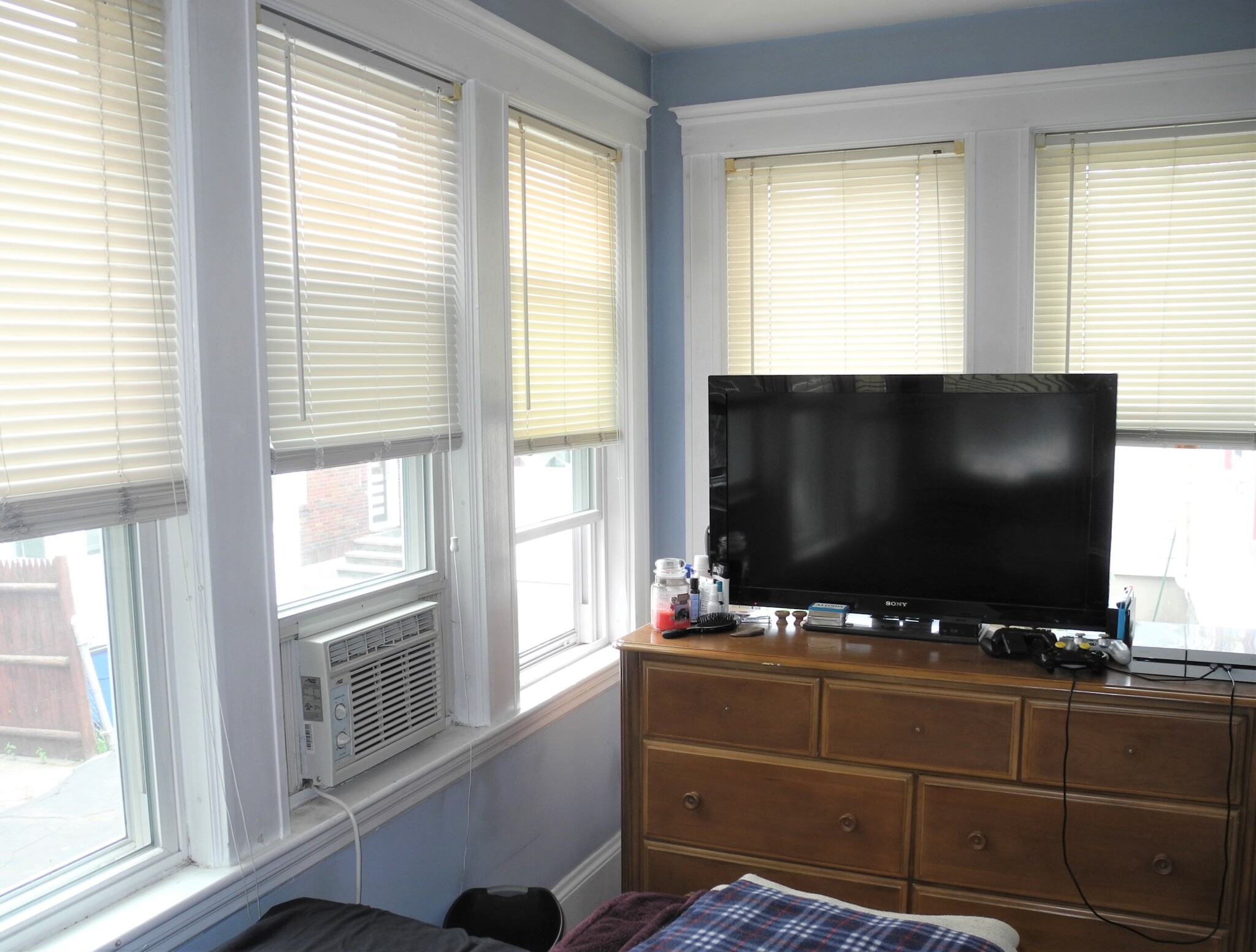 3 bed, 1 bath apartment for rent at 8 Mapleton Unit 2, Brighton — photo 21 of 22