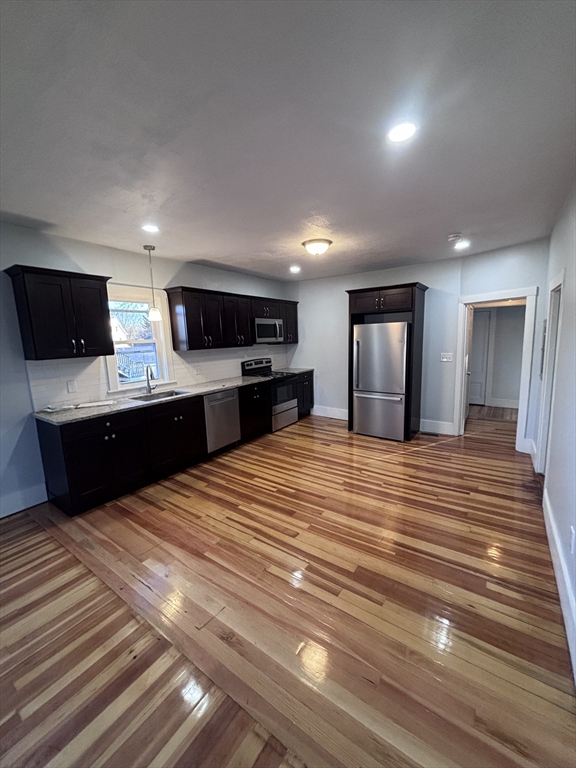 4 bed, 1 bath apartment for rent at 8 Maxwell St Unit 1, Taunton — photo 2 of 7