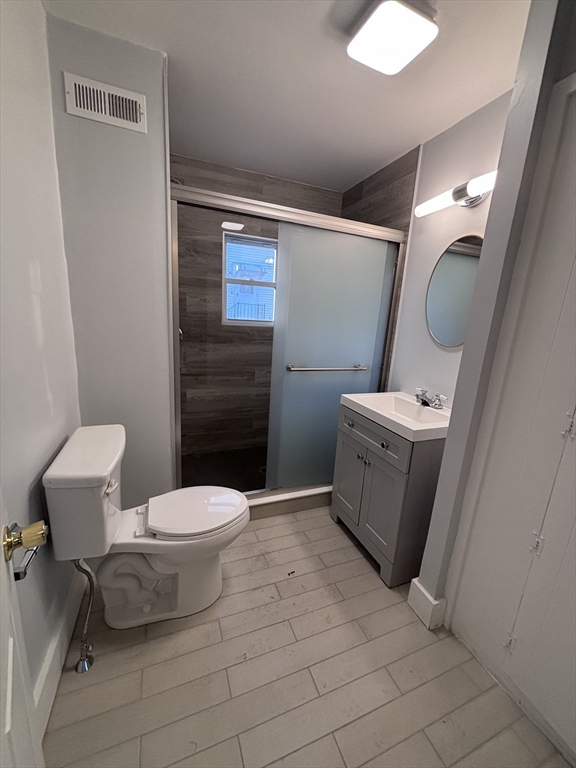 4 bed, 1 bath apartment for rent at 8 Maxwell St Unit 1, Taunton — photo 3 of 7