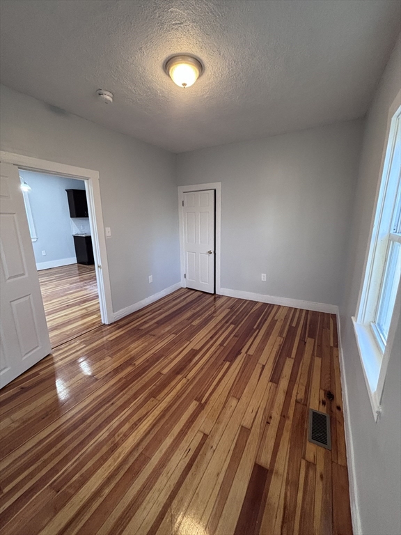 4 bed, 1 bath apartment for rent at 8 Maxwell St Unit 1, Taunton — photo 6 of 7