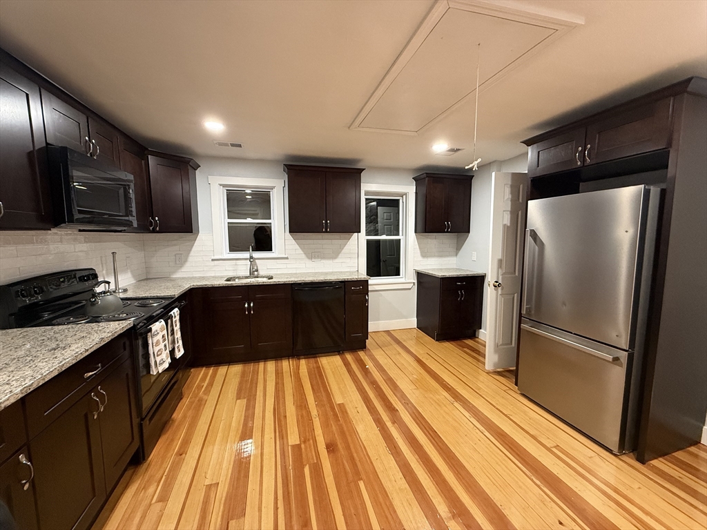 2 bed, 1 bath apartment for rent at 8 Maxwell St Unit 2, Taunton — photo 1 of 8