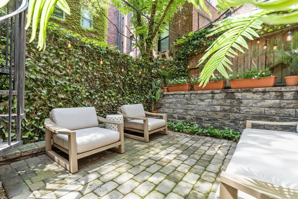 2 bed, 2 bath apartment for rent at 8 Melrose St Unit 1, Back Bay — photo 18 of 23