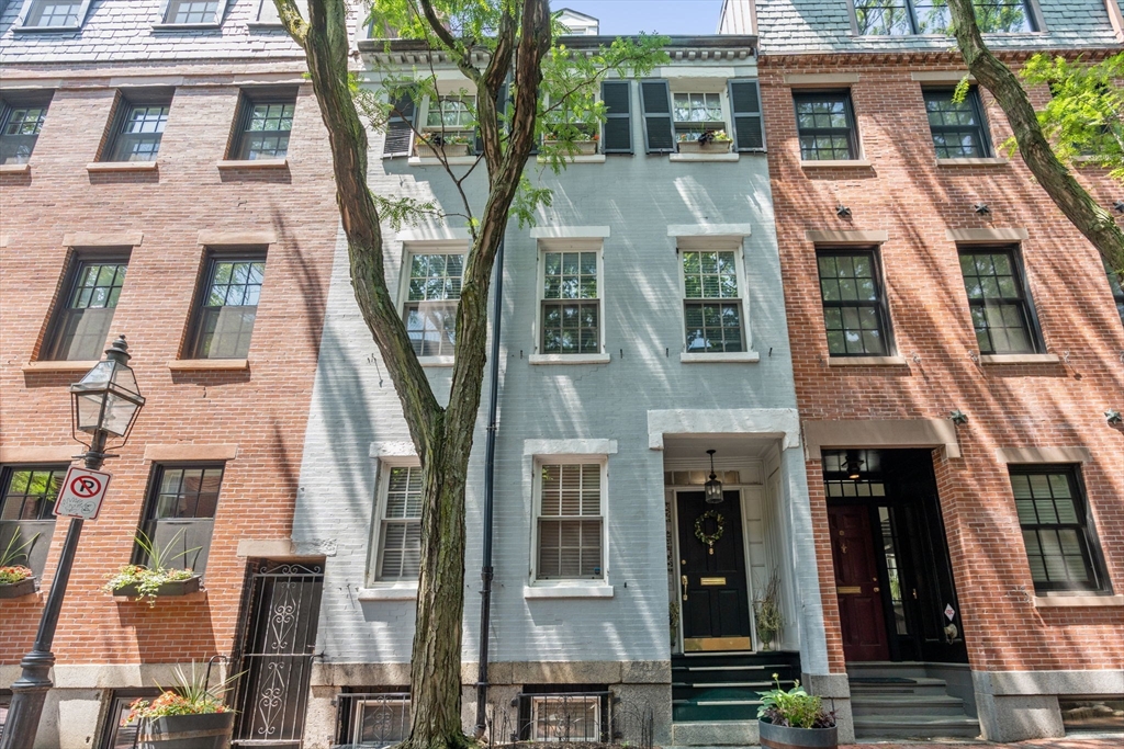 2 bed, 2 bath apartment for rent at 8 Melrose St Unit 1, Back Bay