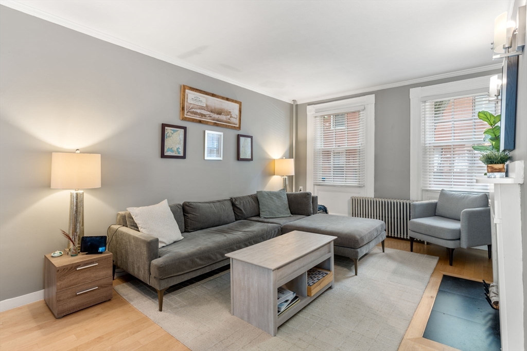 2 bed, 2 bath apartment for rent at 8 Melrose St Unit 1, Back Bay — photo 3 of 23
