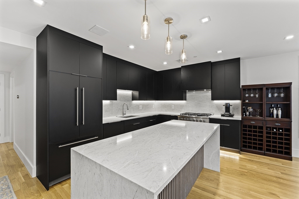 3 bed, 2 bath apartment for rent at 8 Mercer St Unit 3, South Boston — photo 4 of 17