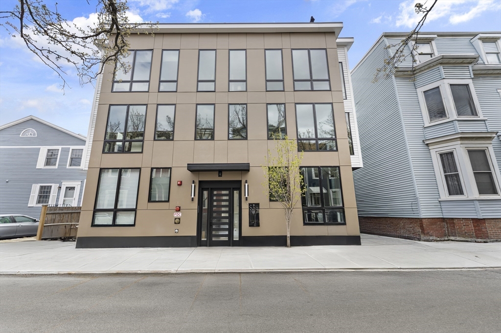 3 bed, 2 bath apartment for rent at 8 Mercer St Unit 3, South Boston — photo 3 of 17