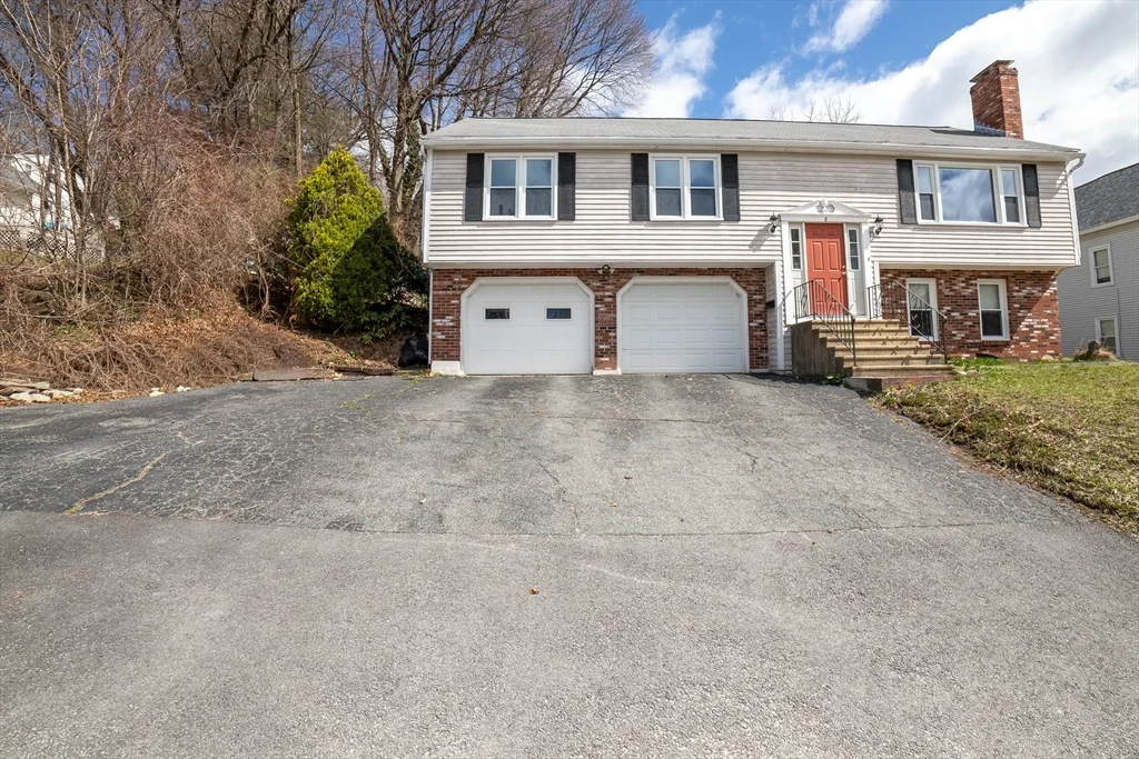 3 bed, 2 bath apartment for rent at 8 Minthorne, Worcester — photo 4 of 30