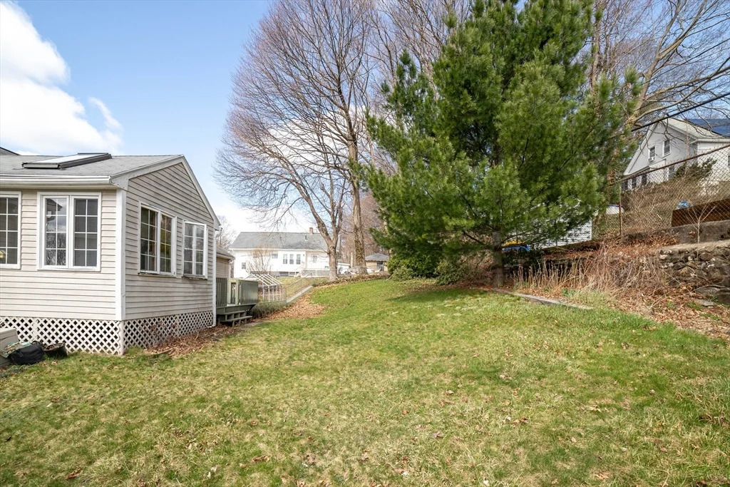 3 bed, 2 bath apartment for rent at 8 Minthorne, Worcester — photo 9 of 30