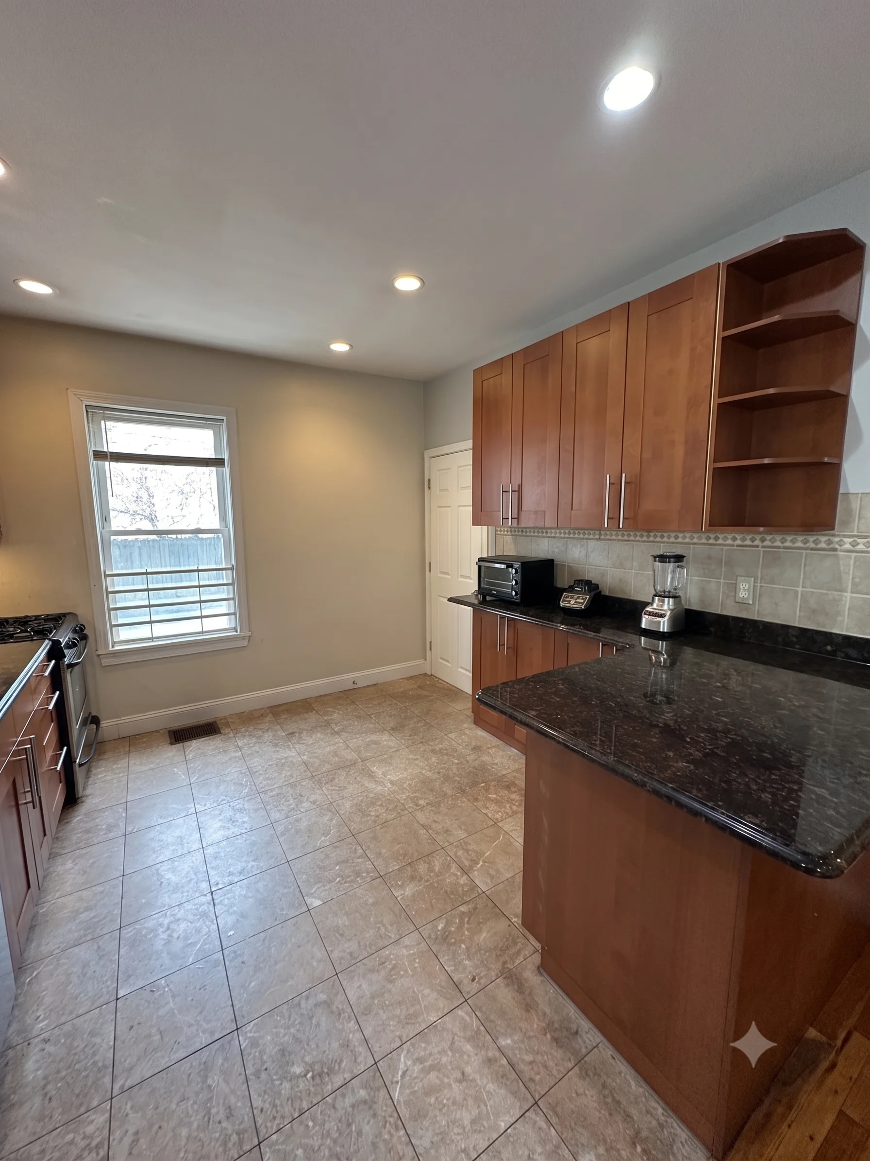 4 bed, 2 bath apartment for rent at 8 Montfern Ave Unit 0, Brighton — photo 12 of 13