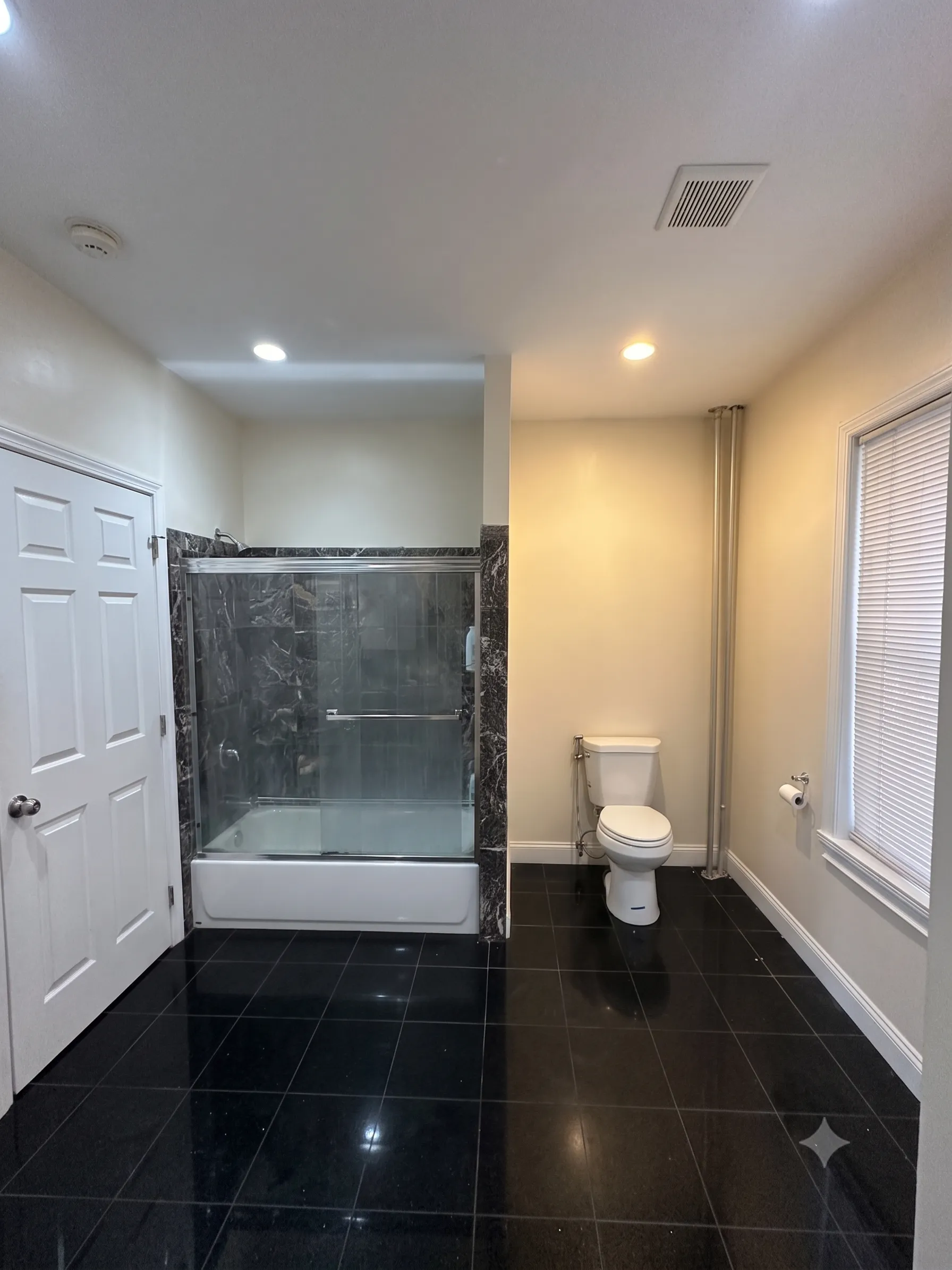 4 bed, 2 bath apartment for rent at 8 Montfern Ave Unit 0, Brighton — photo 3 of 13