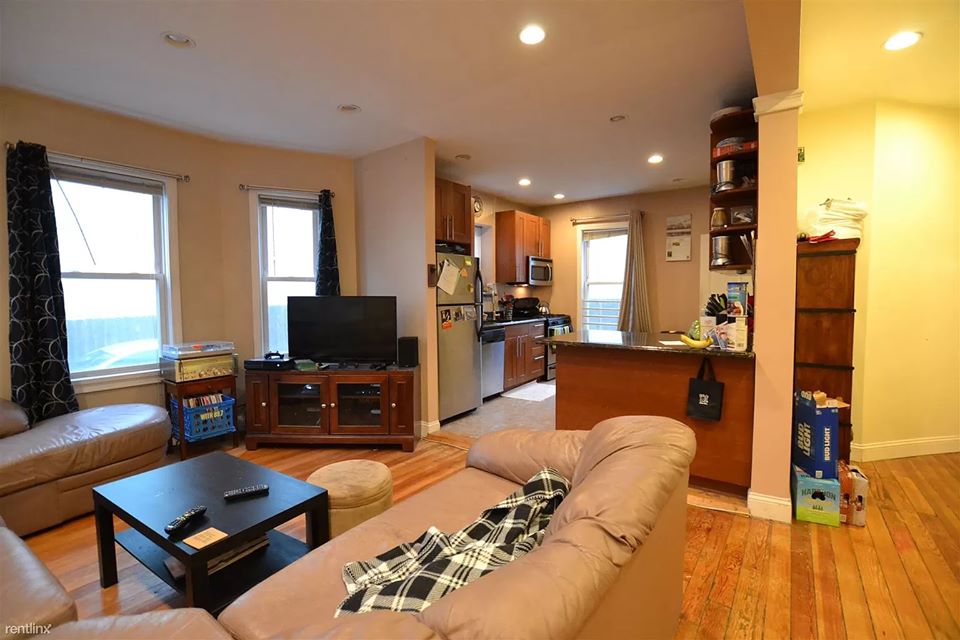 4 bed, 2 bath apartment for rent at 8 Montfern Ave Unit 1, Oak Square — photo 22 of 25