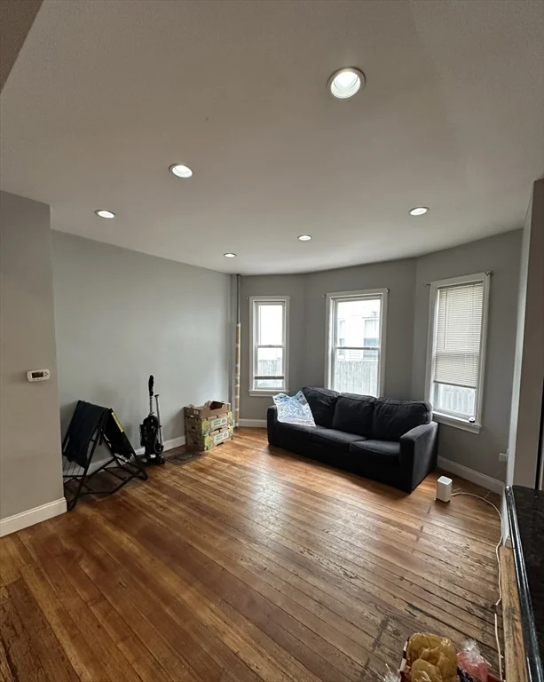 4 bed, 2 bath apartment for rent at 8 Montfern Unit n/a, Brighton — photo 11 of 12