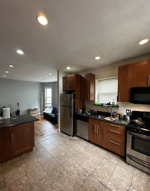 4 bed, 2 bath apartment for rent at 8 Montfern Unit n/a, Brighton — photo 8 of 12