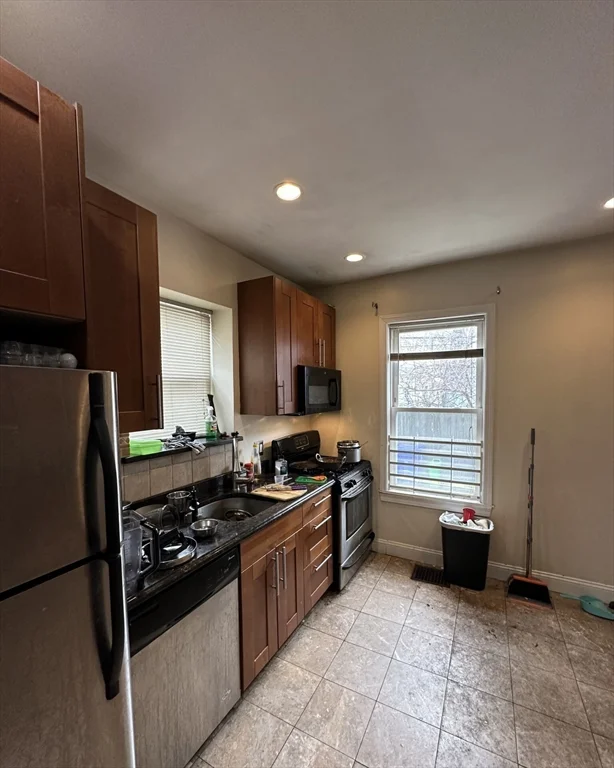 4 bed, 2 bath apartment for rent at 8 Montfern Unit n/a, Brighton — photo 7 of 12