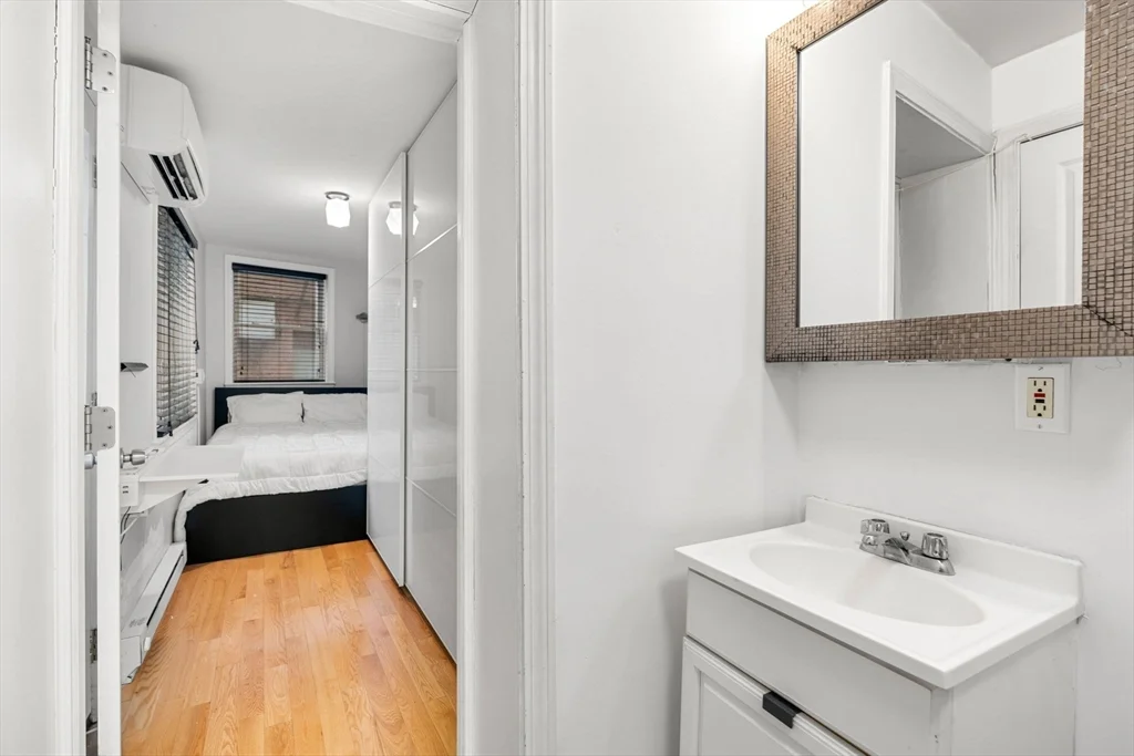 1 bed, 1 bath apartment for rent at 8 Moon St Unit 1, North End — photo 12 of 17