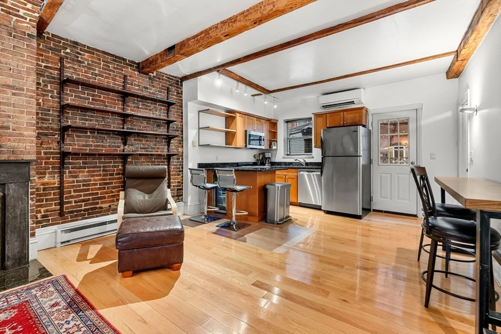 1 bed, 1 bath apartment for rent at 8 Moon St Unit 1, North End — photo 2 of 17