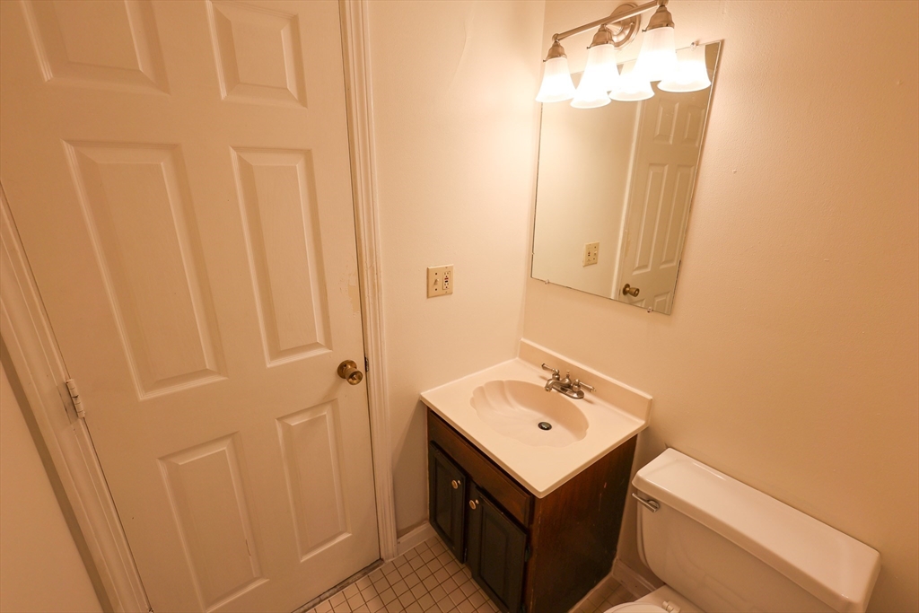 4 bed, 2 bath apartment for rent at 8 Mount Calvary Rd Unit 8, Roslindale — photo 7 of 32