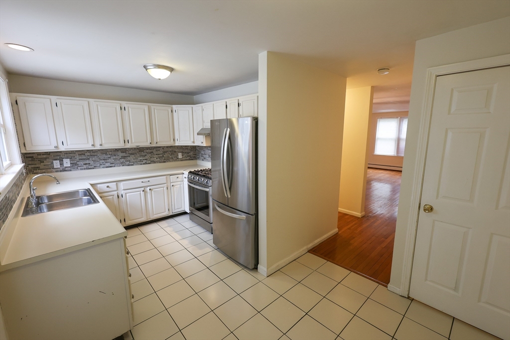 4 bed, 2 bath apartment for rent at 8 Mount Calvary Rd Unit 8, Roslindale — photo 2 of 32