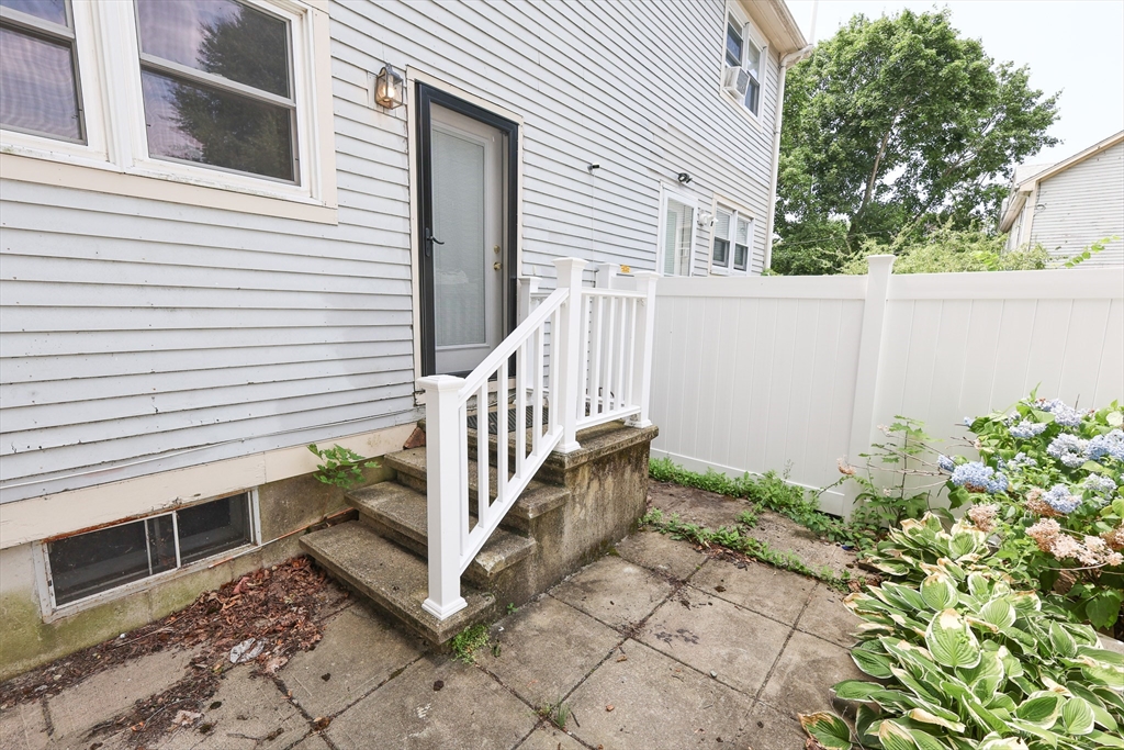4 bed, 2 bath apartment for rent at 8 Mount Calvary Rd Unit 8, Roslindale — photo 31 of 32