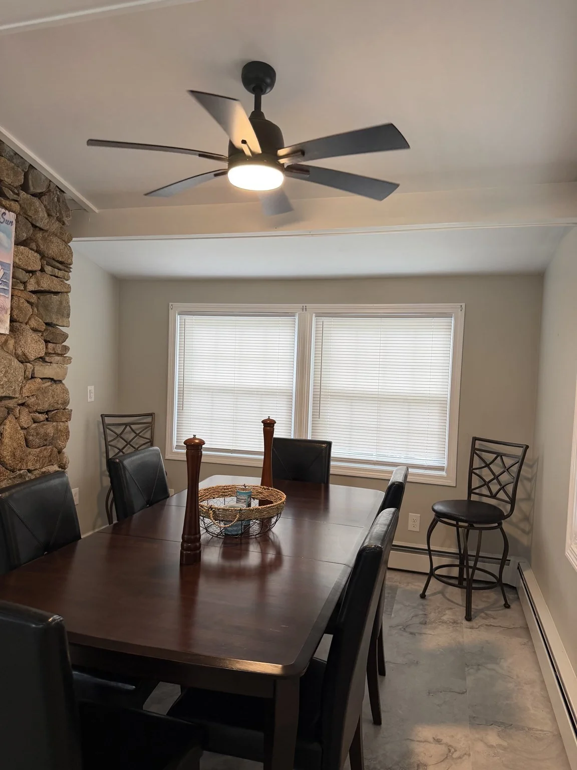 4 bed, 1 bath apartment for rent at 8 Murphy St, Wareham — photo 6 of 7