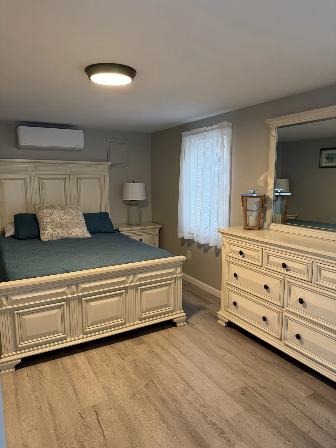 4 bed, 1 bath apartment for rent at 8 Murphy St, Wareham — photo 3 of 7