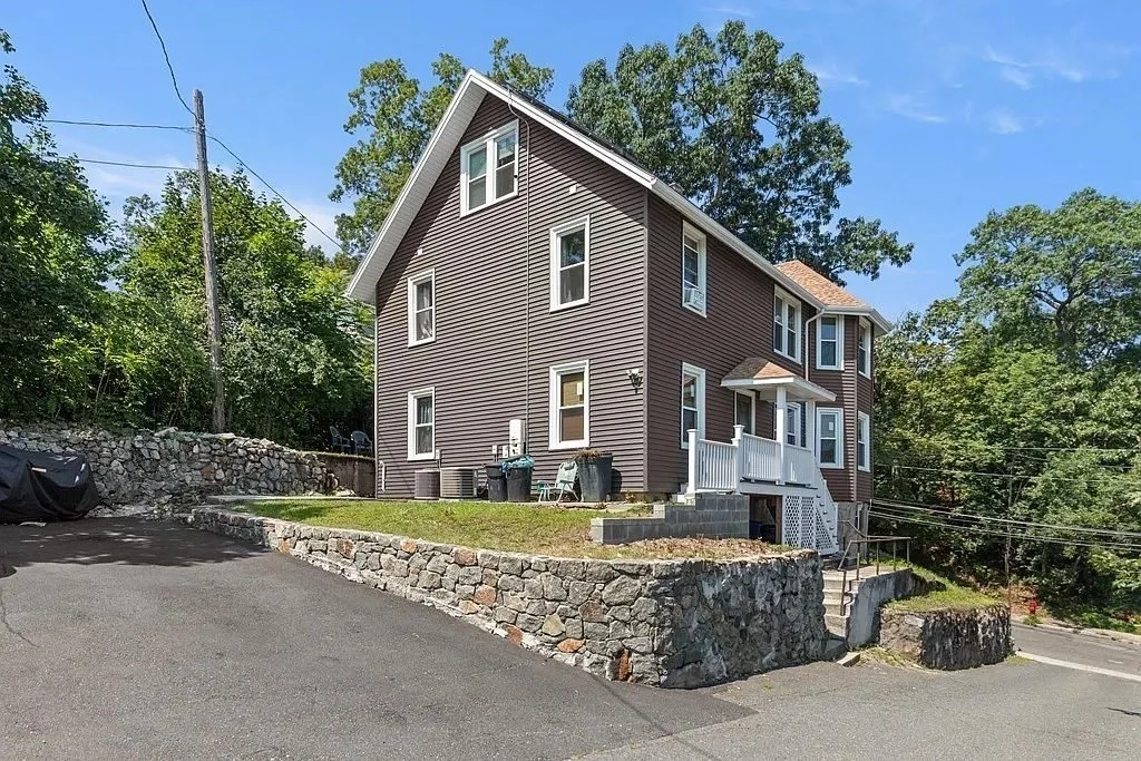 3 bed, 2 bath apartment for rent at 8 Murray Hill Rd Unit 2, West End — photo 19 of 20