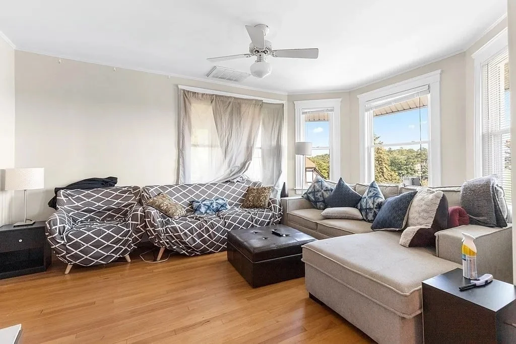 3 bed, 2 bath apartment for rent at 8 Murray Hill Rd Unit 2, West End — photo 8 of 20
