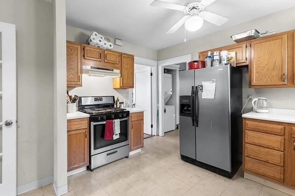 3 bed, 2 bath apartment for rent at 8 Murray Hill Rd Unit 2, West End — photo 2 of 20