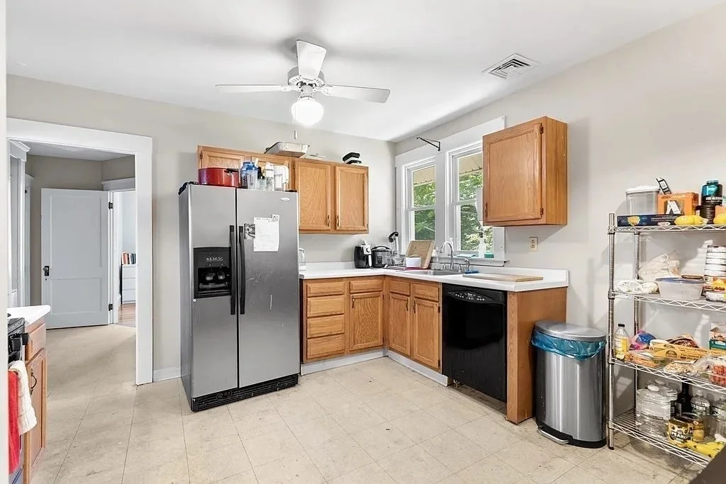 3 bed, 2 bath apartment for rent at 8 Murray Hill Rd Unit 2, West End — photo 1 of 20