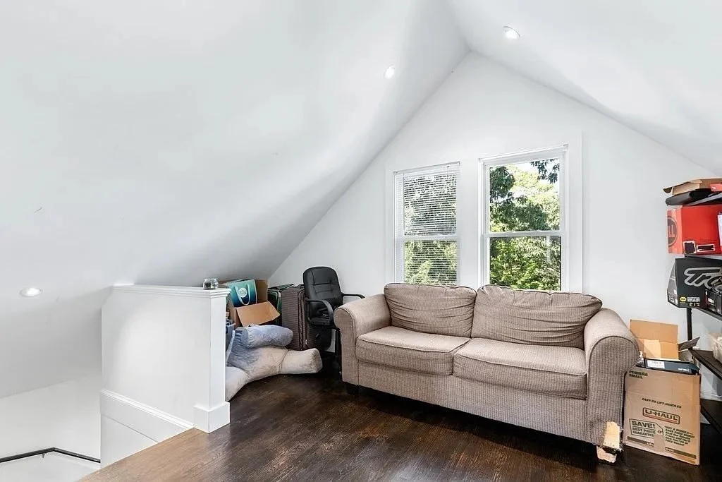 3 bed, 2 bath apartment for rent at 8 Murray Hill Rd Unit 2, West End — photo 3 of 20
