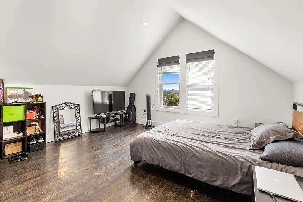3 bed, 2 bath apartment for rent at 8 Murray Hill Rd Unit 2, West End — photo 4 of 20