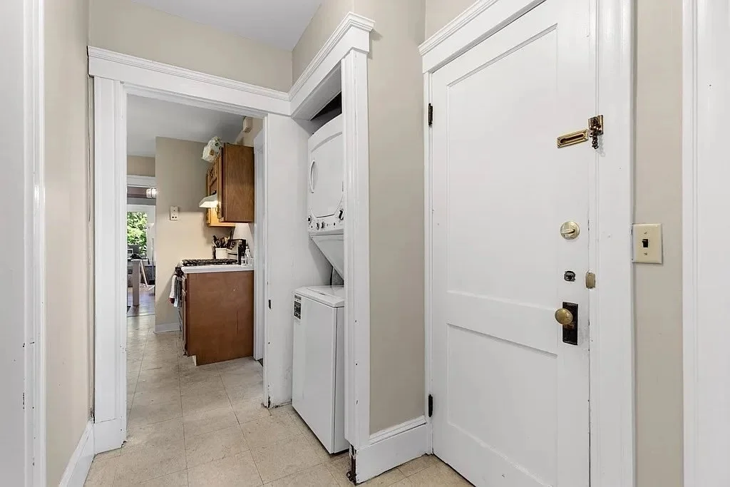 3 bed, 2 bath apartment for rent at 8 Murray Hill Rd Unit 2, West End — photo 13 of 20