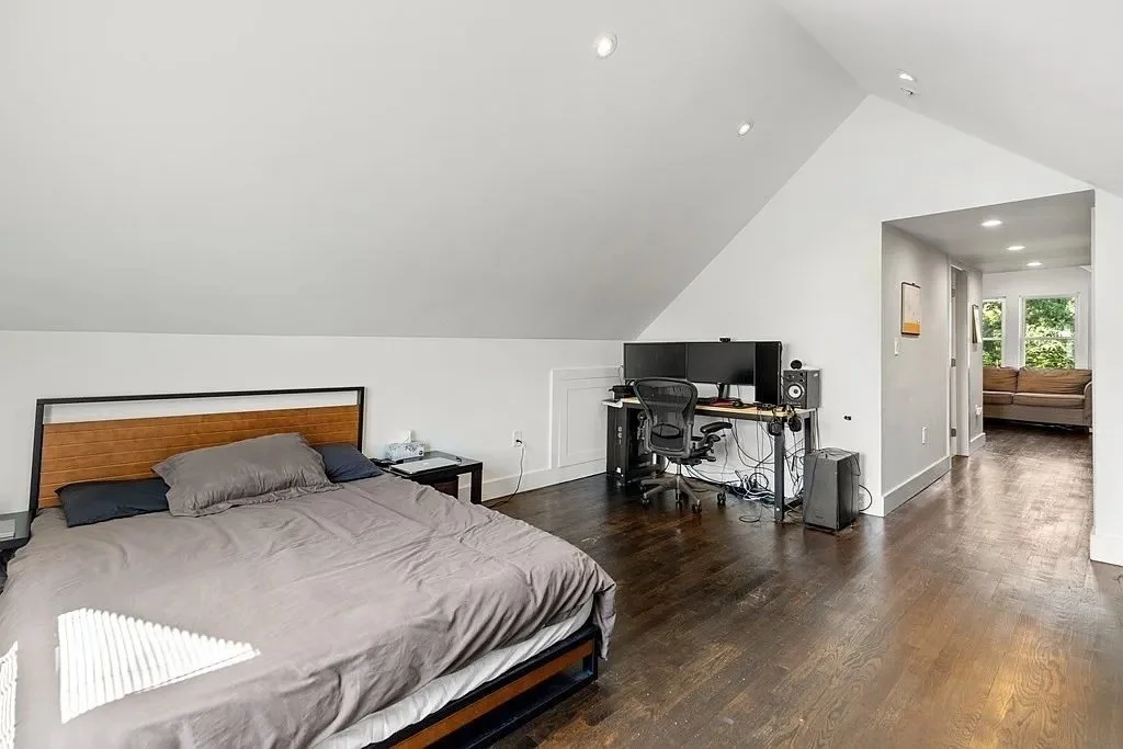3 bed, 2 bath apartment for rent at 8 Murray Hill Rd Unit 2, West End — photo 6 of 20