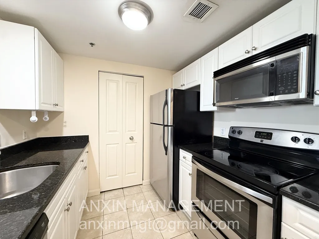 2 bed, 2 bath apartment for rent at 8 Museum Way Unit 1305, East Cambridge — photo 5 of 12