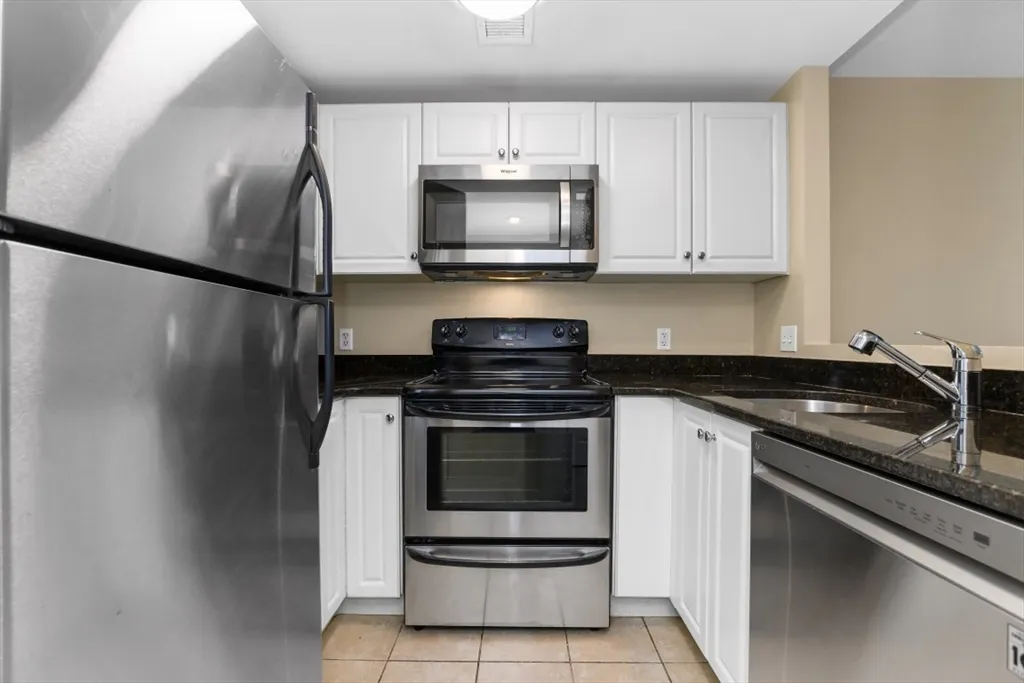 1 bed, 1 bath apartment for rent at 8 Museum Way Unit 1403, East Cambridge — photo 6 of 29