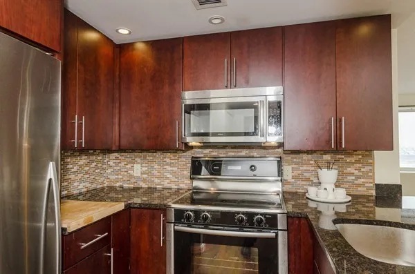 2 bed, 2 bath apartment for rent at 8 Museum Way Unit 902, East Cambridge — photo 3 of 19