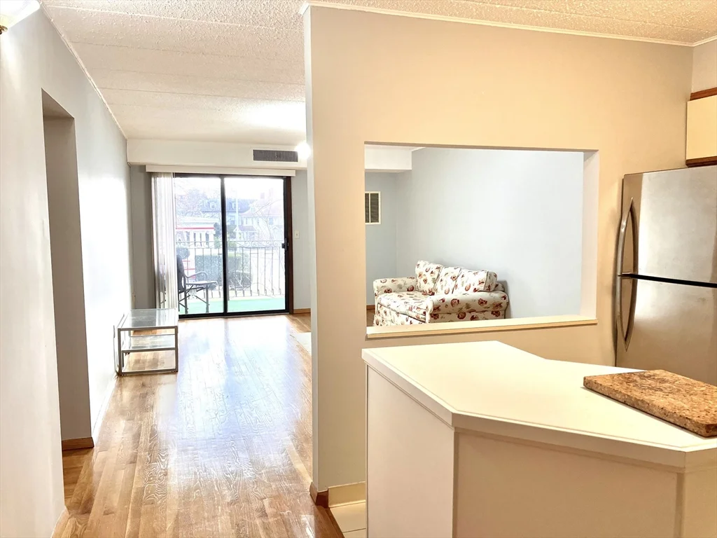 2 bed, 2 bath apartment for rent at 8 Nahant Pl Unit 202, Diamond District — photo 5 of 17
