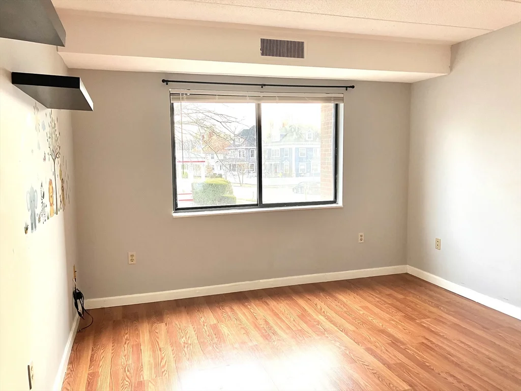 2 bed, 2 bath apartment for rent at 8 Nahant Pl Unit 202, Diamond District — photo 12 of 17
