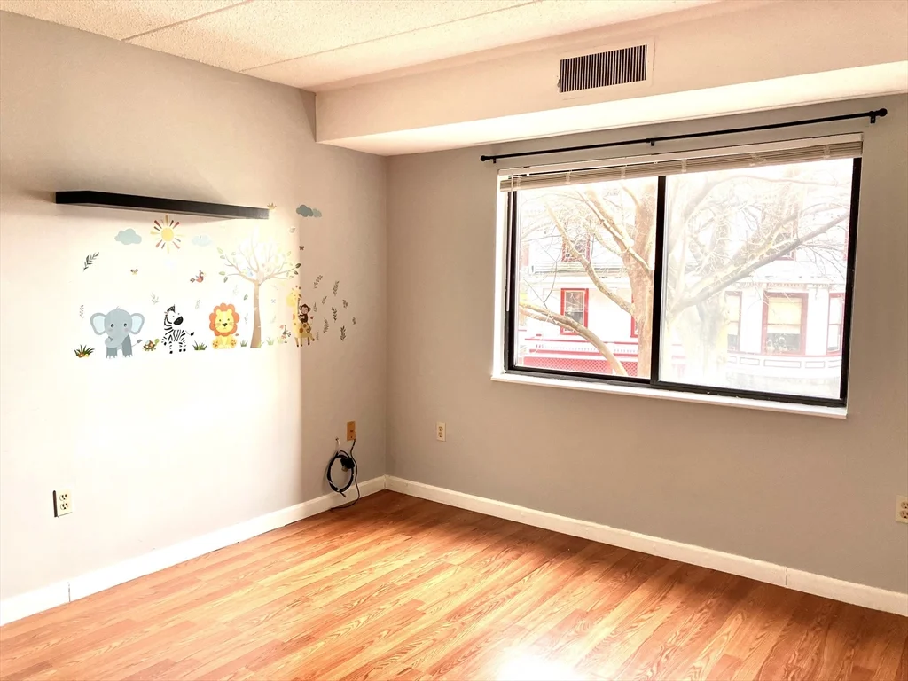 2 bed, 2 bath apartment for rent at 8 Nahant Pl Unit 202, Diamond District — photo 10 of 17