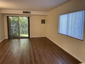 1 bed, 1 bath apartment for rent at 8 Nahant Pl Unit 301, Lynn — photo 3 of 6