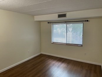 1 bed, 1 bath apartment for rent at 8 Nahant Pl Unit 301, Lynn — photo 4 of 6