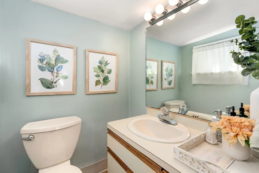 2 bed, 1.5 bath apartment for rent at 8 Nerious Ave Unit 8, Revere — photo 6 of 13