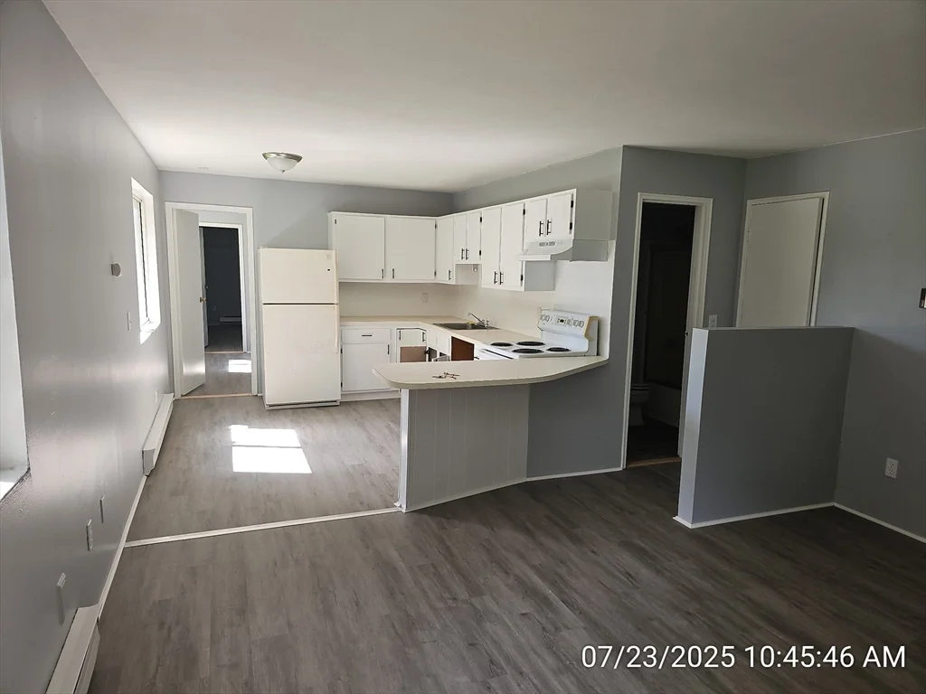 1 bed, 1 bath apartment for rent at 8 New Plainville Rd Unit 3, New Bedford — photo 1 of 5