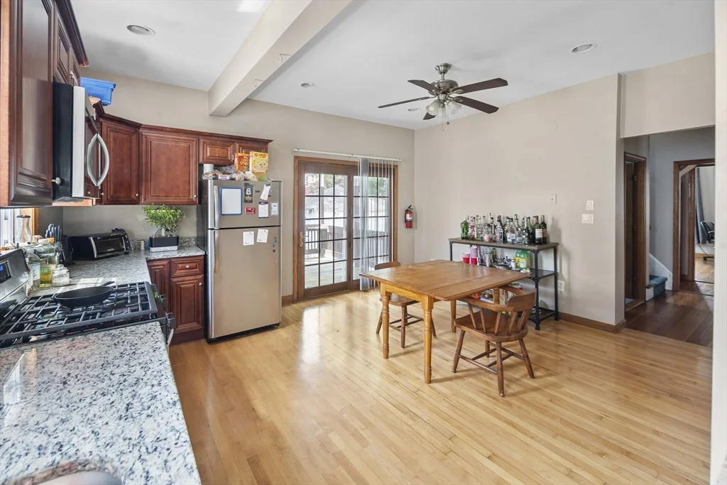 3 bed, 1 bath apartment for rent at 8 Newcastle Unit Unit 8, Brighton — photo 4 of 20